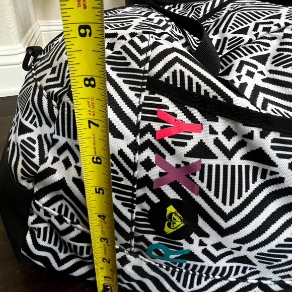 Brand New!! Roxy Duffel Bag - Picture 4 of 8